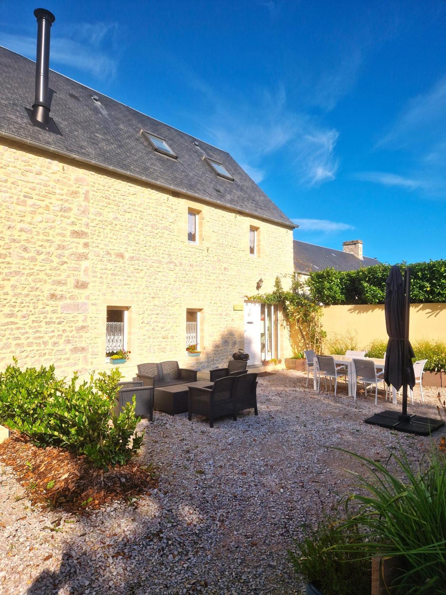 Domaine De Houtteville - Gites - Omaha Beach Normandy Surrain Экстерьер фото